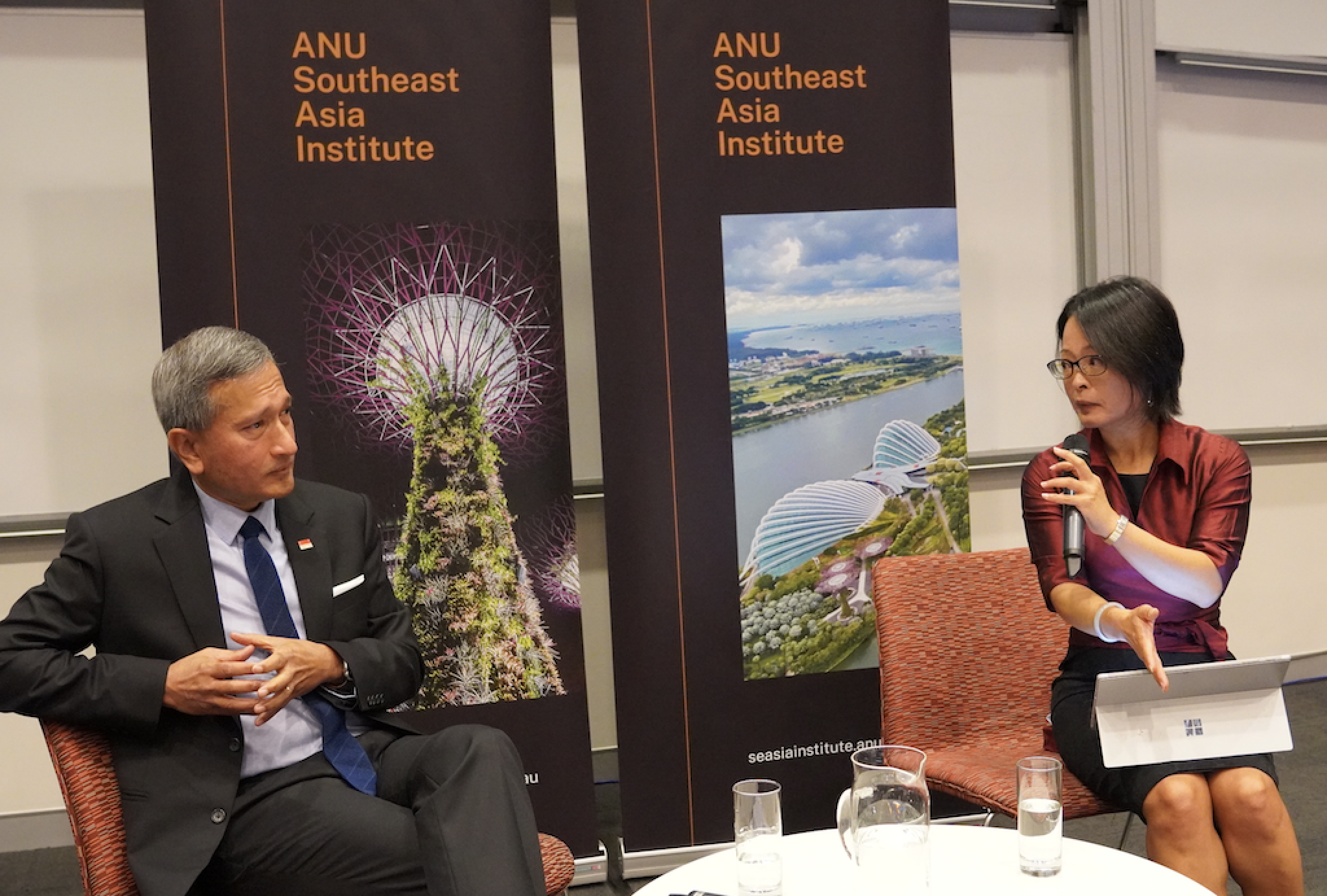  Dr Balakhrisnan (Singaporean Foreign Minister) and Prof Evelyn Goh