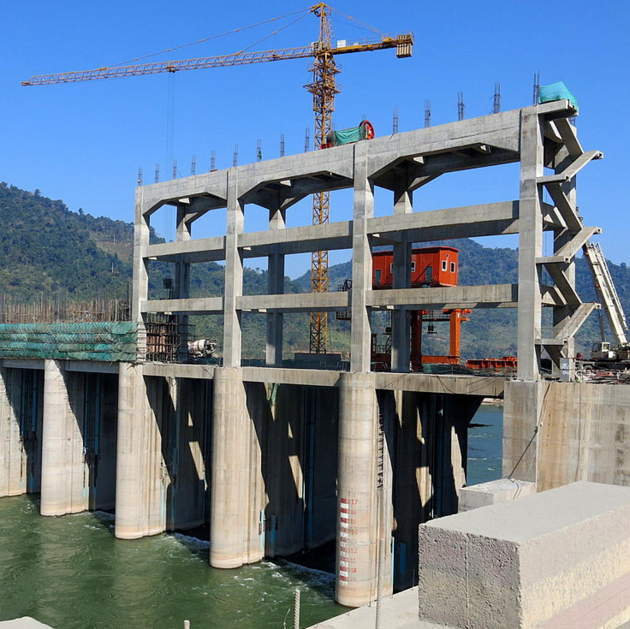 Dam construction for energy supply