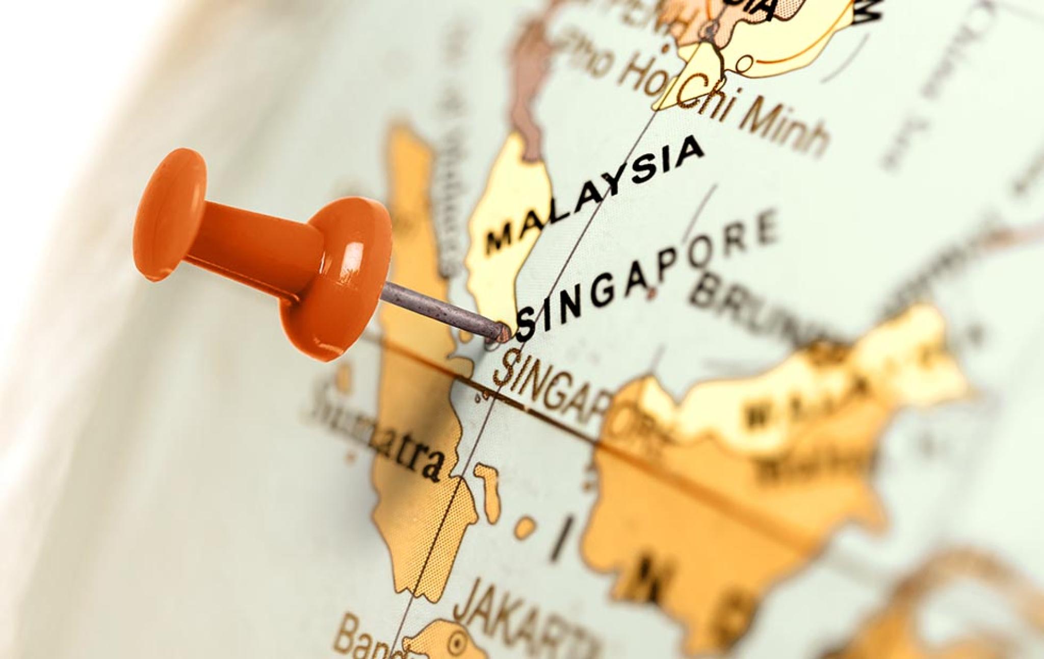 Location Sigapore red pin on the map by Zerophoto on Adobe Stock