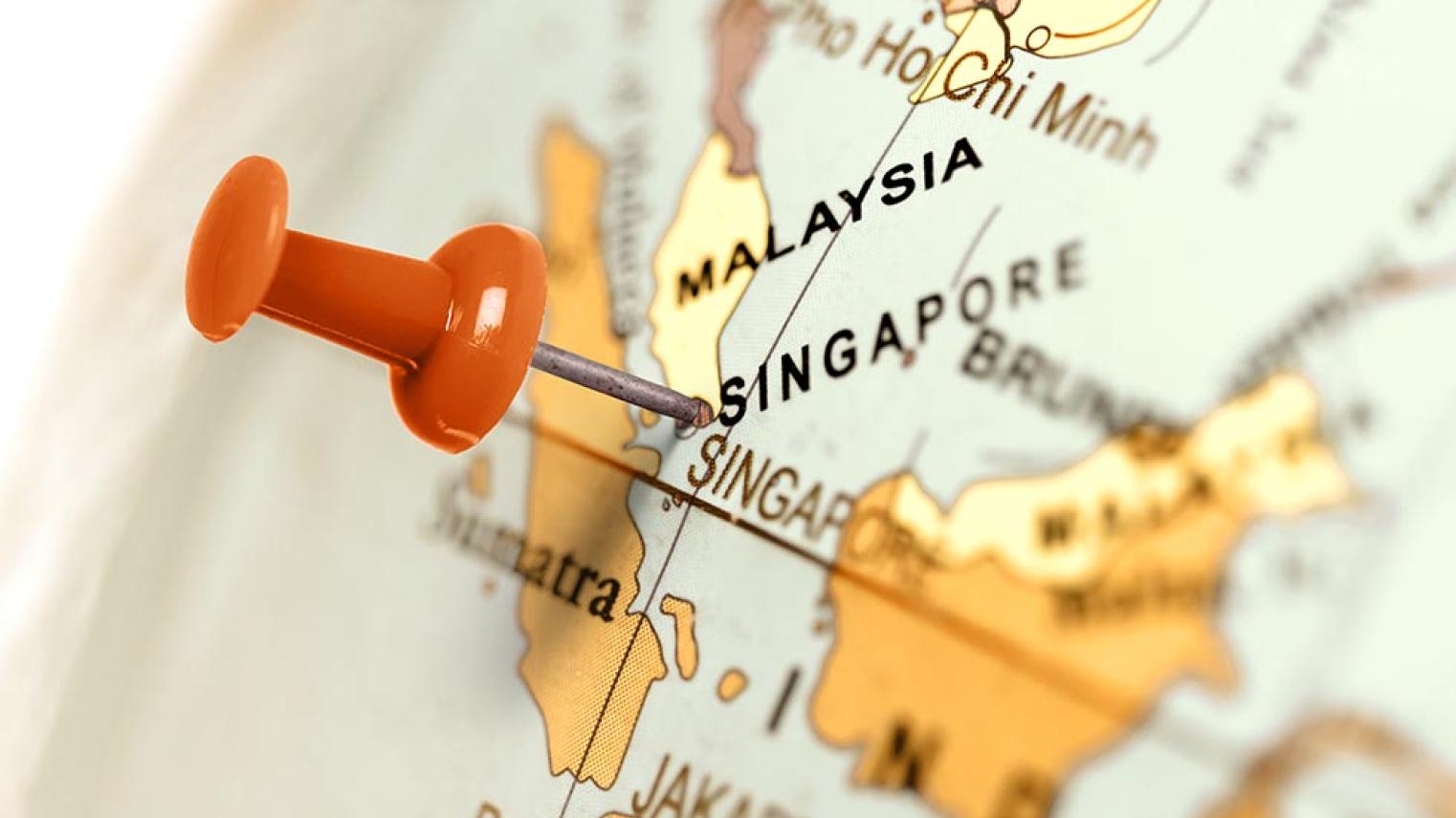 Location Sigapore red pin on the map by Zerophoto on Adobe Stock